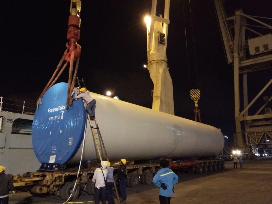 PAL heavy equipment lifting documentation at night